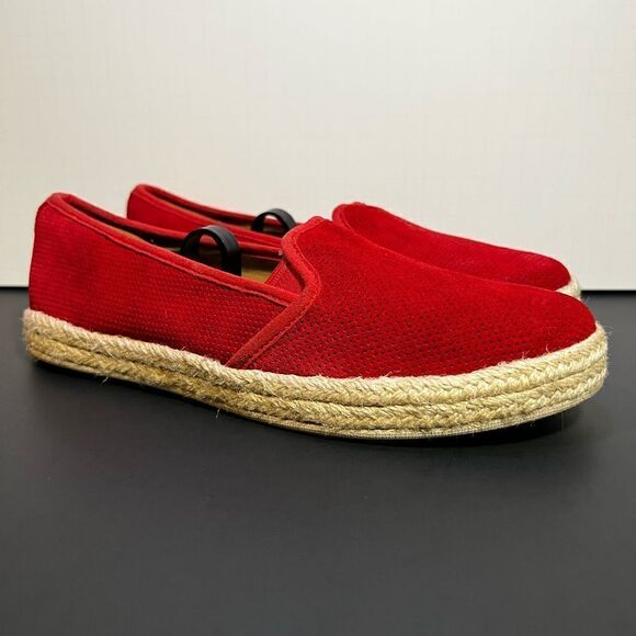 Womens CLARKS Collection Red Suede Slip On Comfort Shoes / Size 8.5M - Picture 1 of 9
